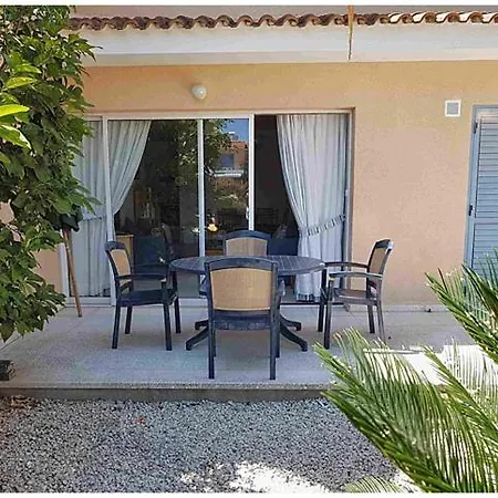Paradise Gardens 2 Apartment